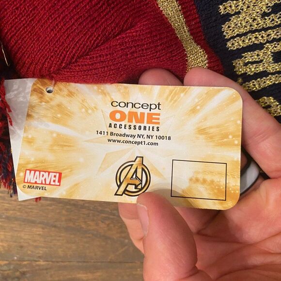 Captain Marvel Avengers Marvel Cuffed Beanie Hat Cap One Size OS NWT - Picture 2 of 4